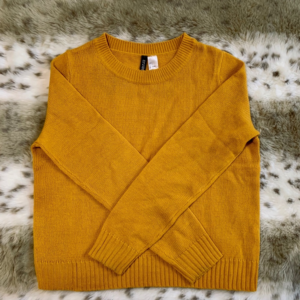 H&M crewneck sweater